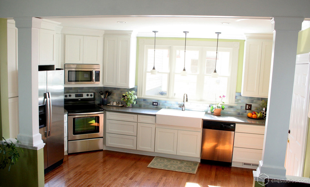 Example of a trendy kitchen design in Richmond