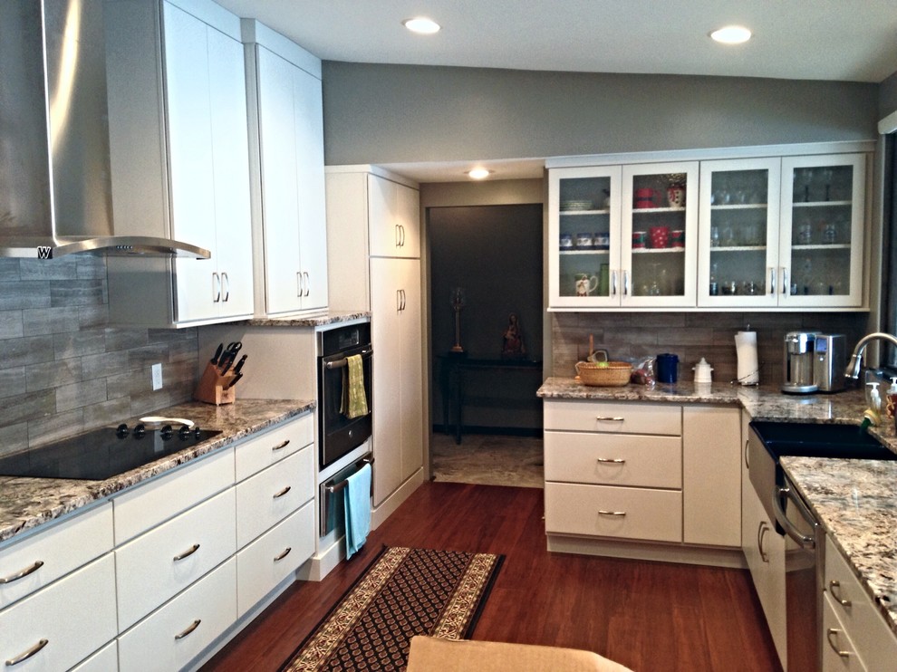 Example of a trendy kitchen design in Omaha