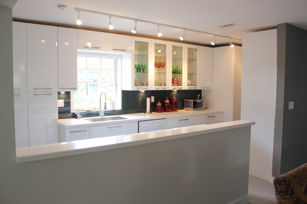 Esempio di una cucina design