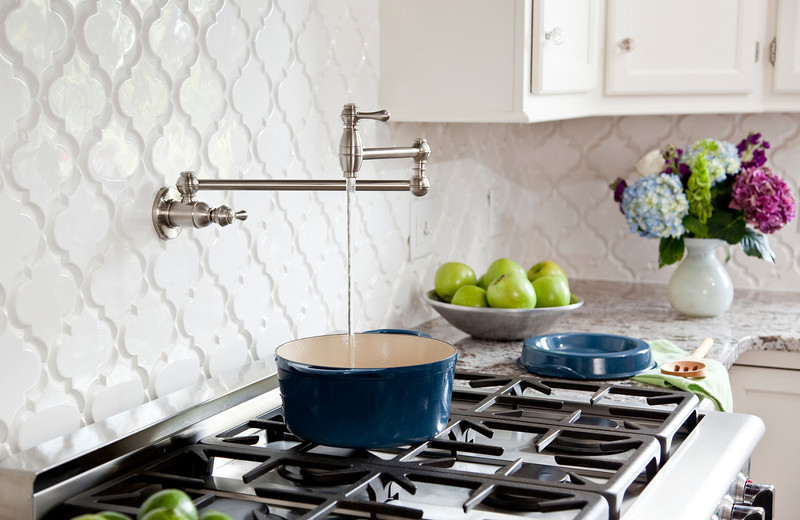 Inspiration for a contemporary kitchen remodel in Philadelphia