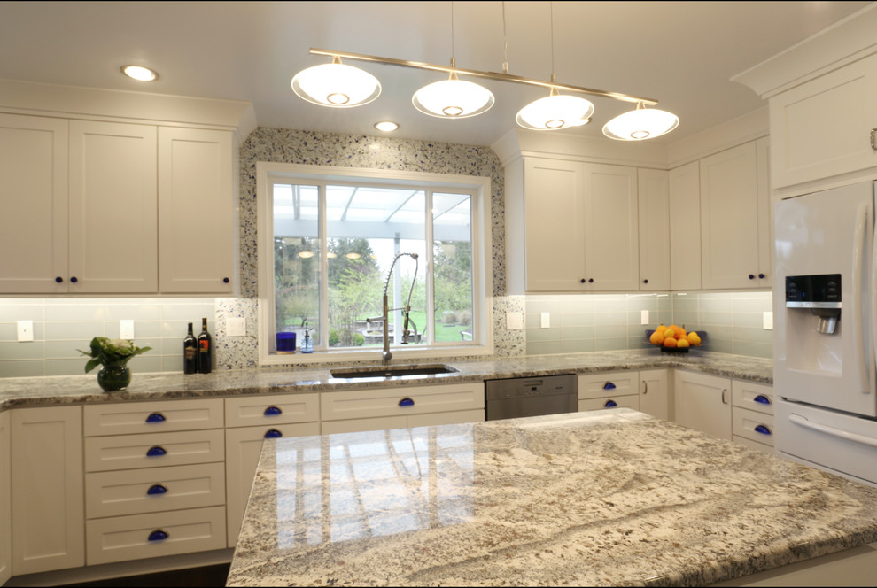White Kitchen With Cobalt Blue Accents Oregon City Or Craftsman Portland By Pacific Northwest Cabinetry Houzz - Kitchen Cabinets Oregon City White Kitchen With Cobalt Blue Accents Oregon City Or Craftsman Portland By Pacific Northwest Cabinetry Houzz - Kitchen Cabinets Oregon City