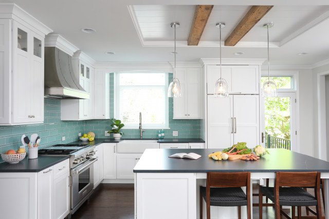 https://st.hzcdn.com/simgs/pictures/kitchens/white-kitchen-with-reclaimed-wood-accents-and-dash-of-blue-normandy-remodeling-img~aea1a0c50d893122_4-1022-1-e323265.jpg