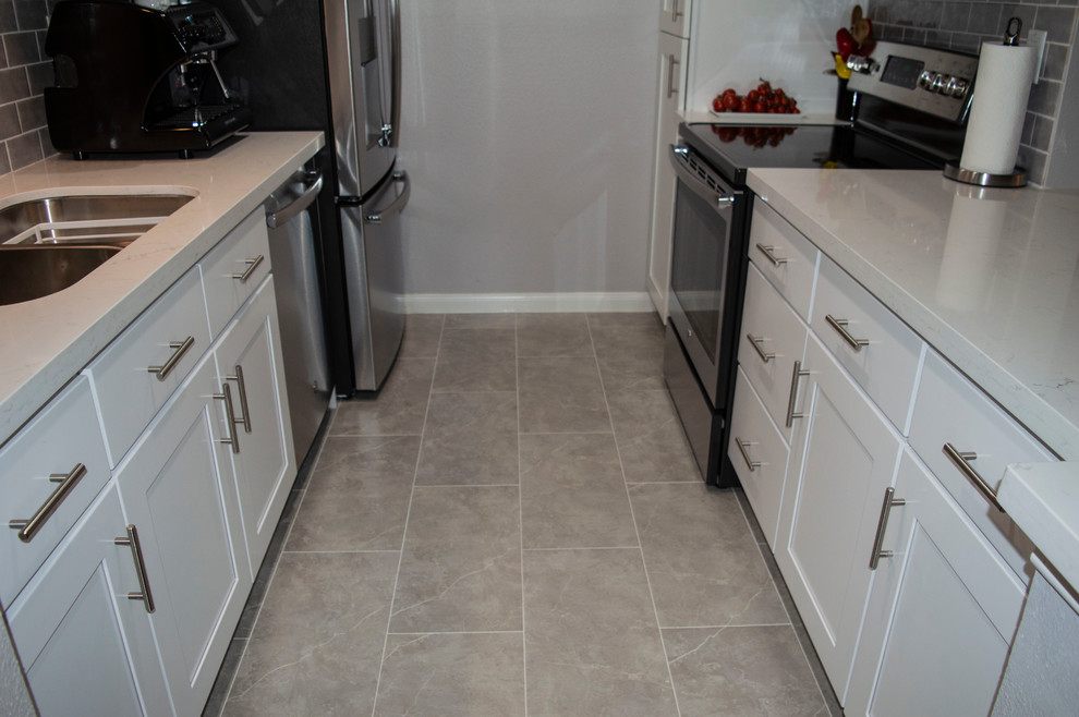 White Oak - Contemporary - Kitchen - Houston - by Kitchen and Home ...