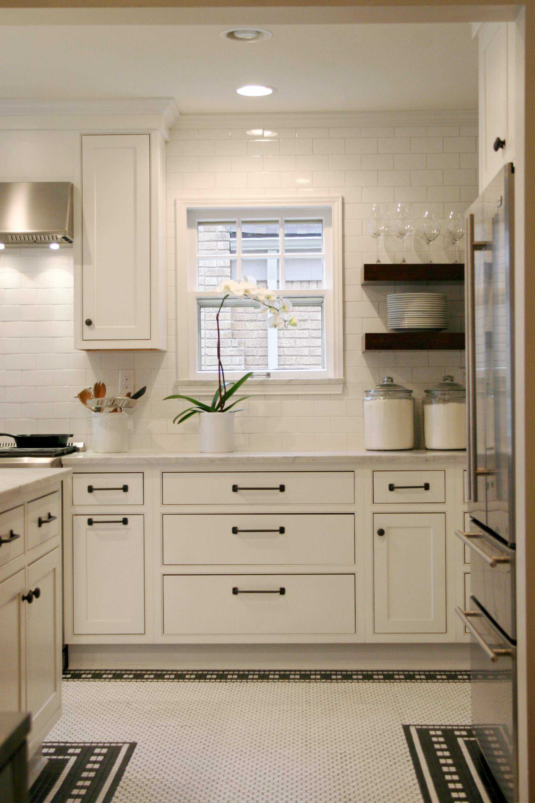 Black Handle White Cabinets Houzz