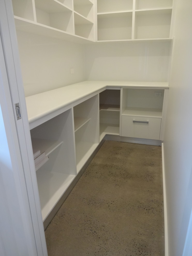 White polyurethane kitchen with a splash of Black Contemporary