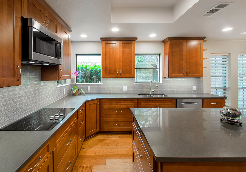 White Rose Kitchen Craftsman Kitchen Dallas by Alair Homes