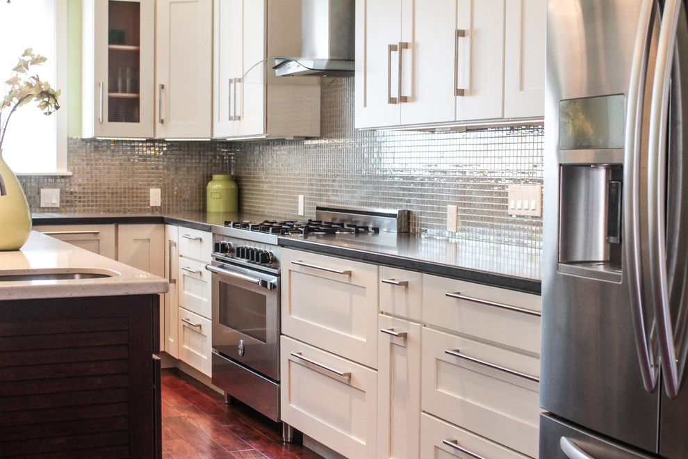 White Shaker Cabinets with Stainless Appliances ...