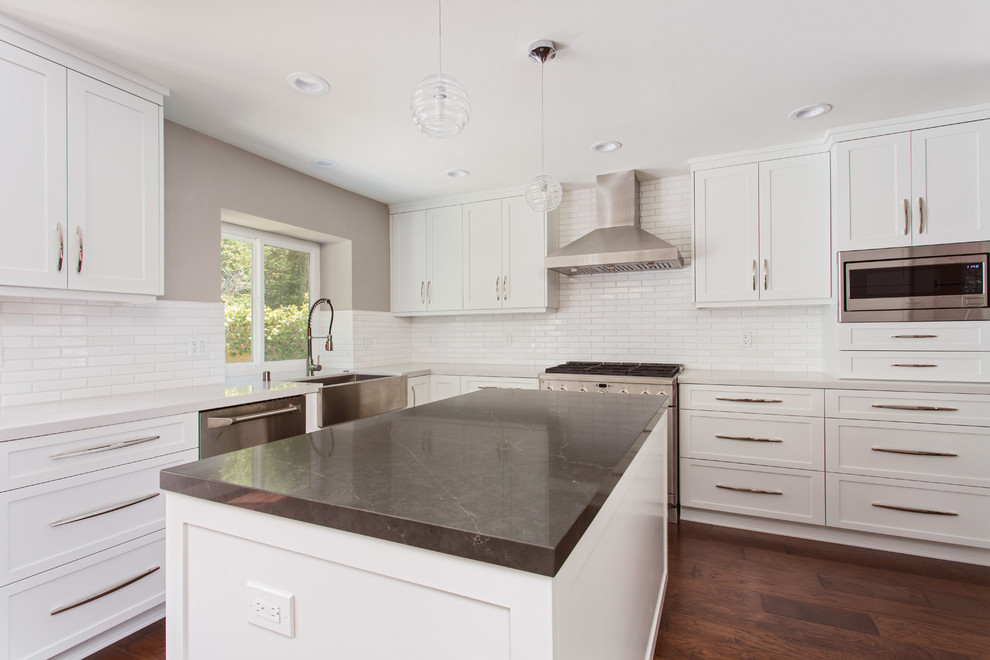 White shaker farmhouse style in Oak park Farmhouse Kitchen Los