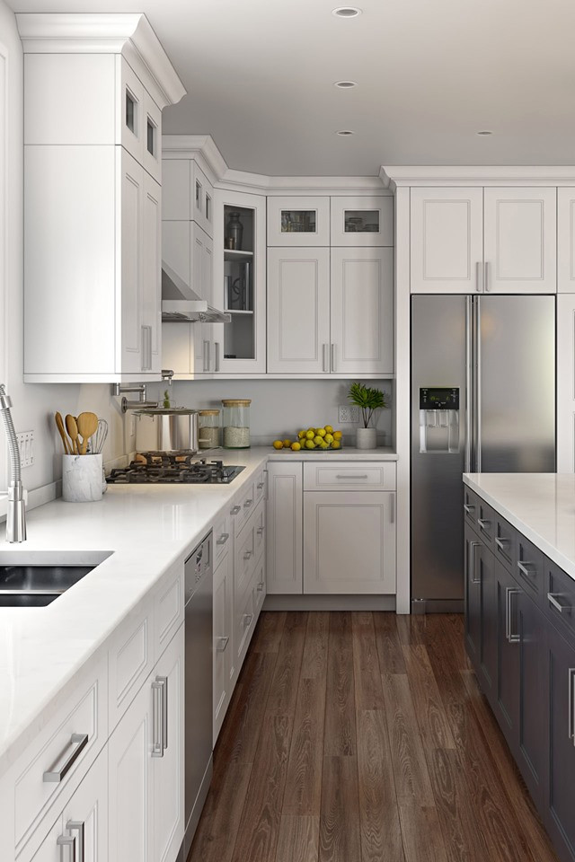 Ejemplo de cocina de tamaño medio con armarios estilo shaker, puertas de armario blancas, encimera de cuarcita, electrodomésticos de acero inoxidable, una isla y encimeras blancas