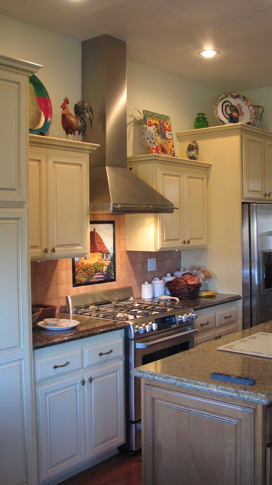 Example of a classic kitchen design in San Luis Obispo