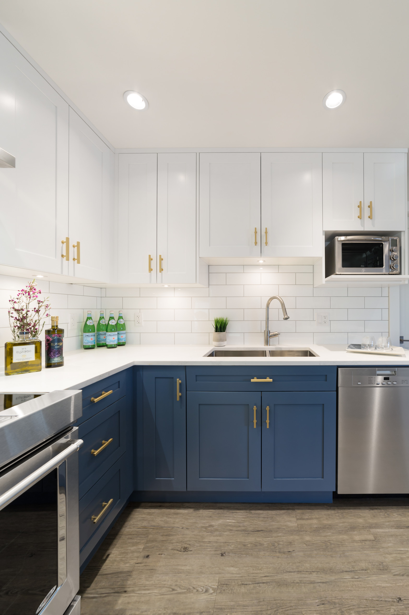 Kitchen Back Splash - Modern - Kitchen - Raleigh - by Southern Carpet &  Interiors Of Fayetteville, Inc.