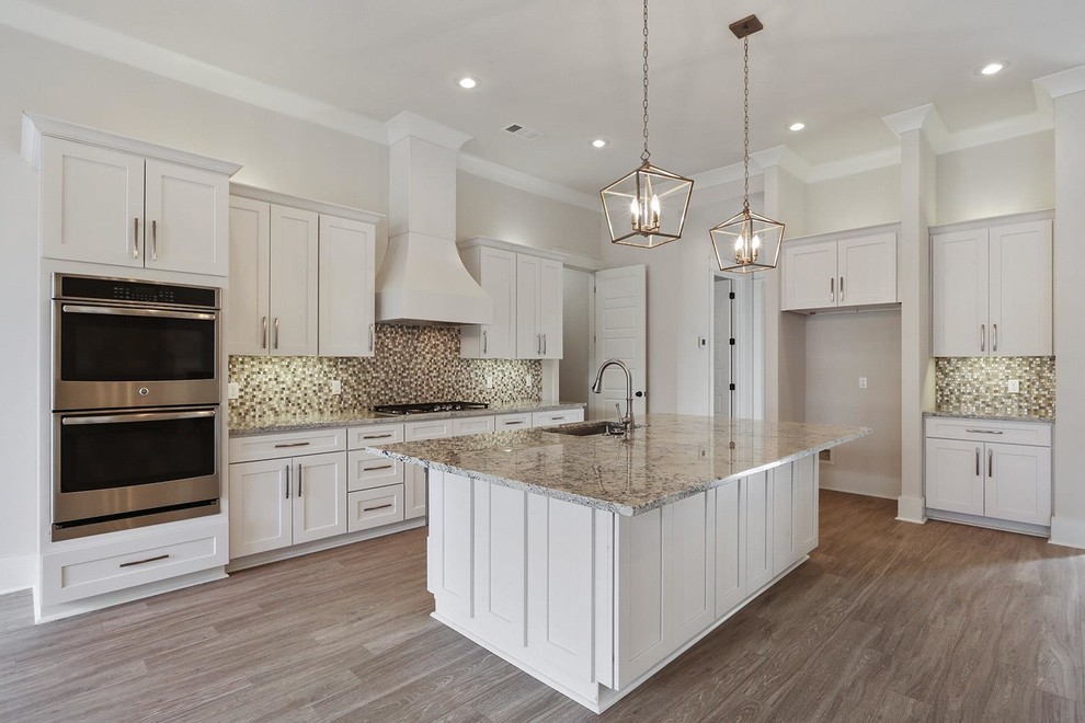 Who Doesnt Love White Shaker In The Kitchen And Bathroom Dl Cabinetry Charlotte Img~49e1d8540cd5e445 9 7988 1 Cc09103 