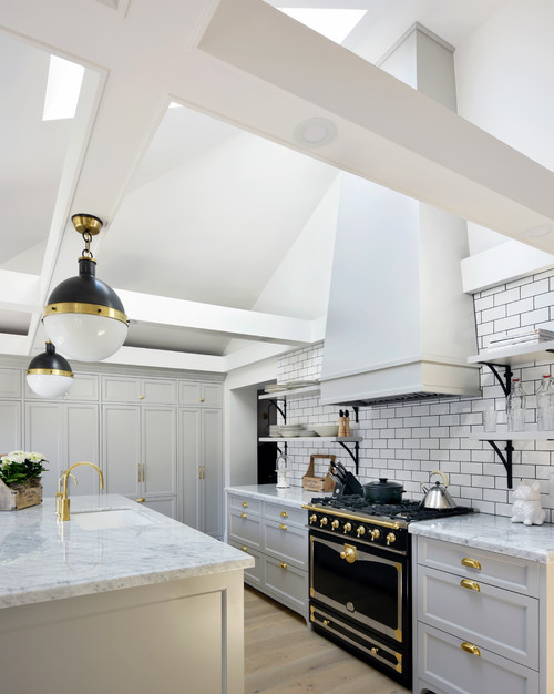 24+ Black Cabinets with Brass Hardware ( ELEGANT & GLAMOROUS )