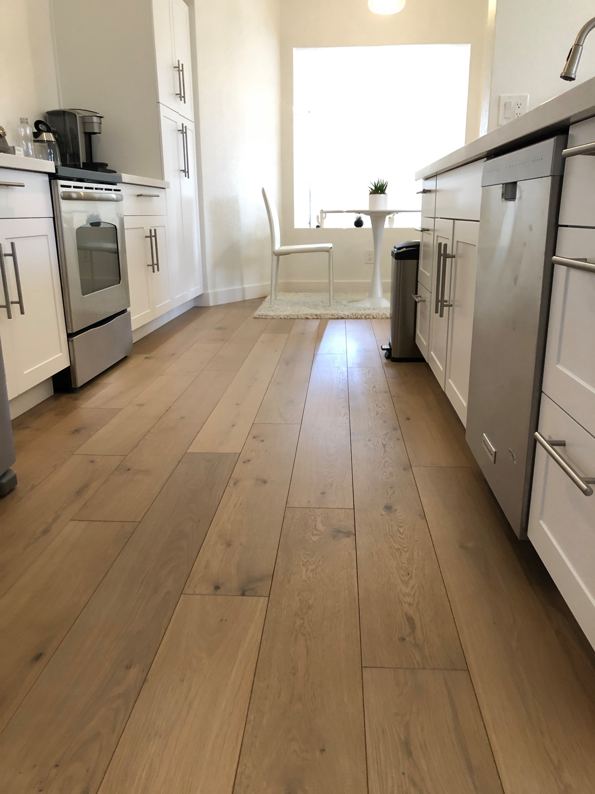 straal Toegepast Elegantie Wide plank, French oak, UV-cured oil finish, engineered hardwood floor -  French Country - Kitchen - Phoenix - by Mission Hardwood Floor Company |  Houzz