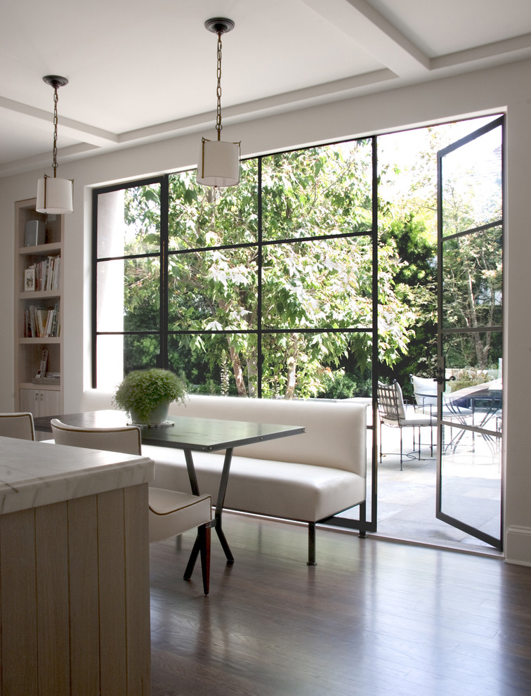Inspiration for a transitional eat-in kitchen remodel in Los Angeles