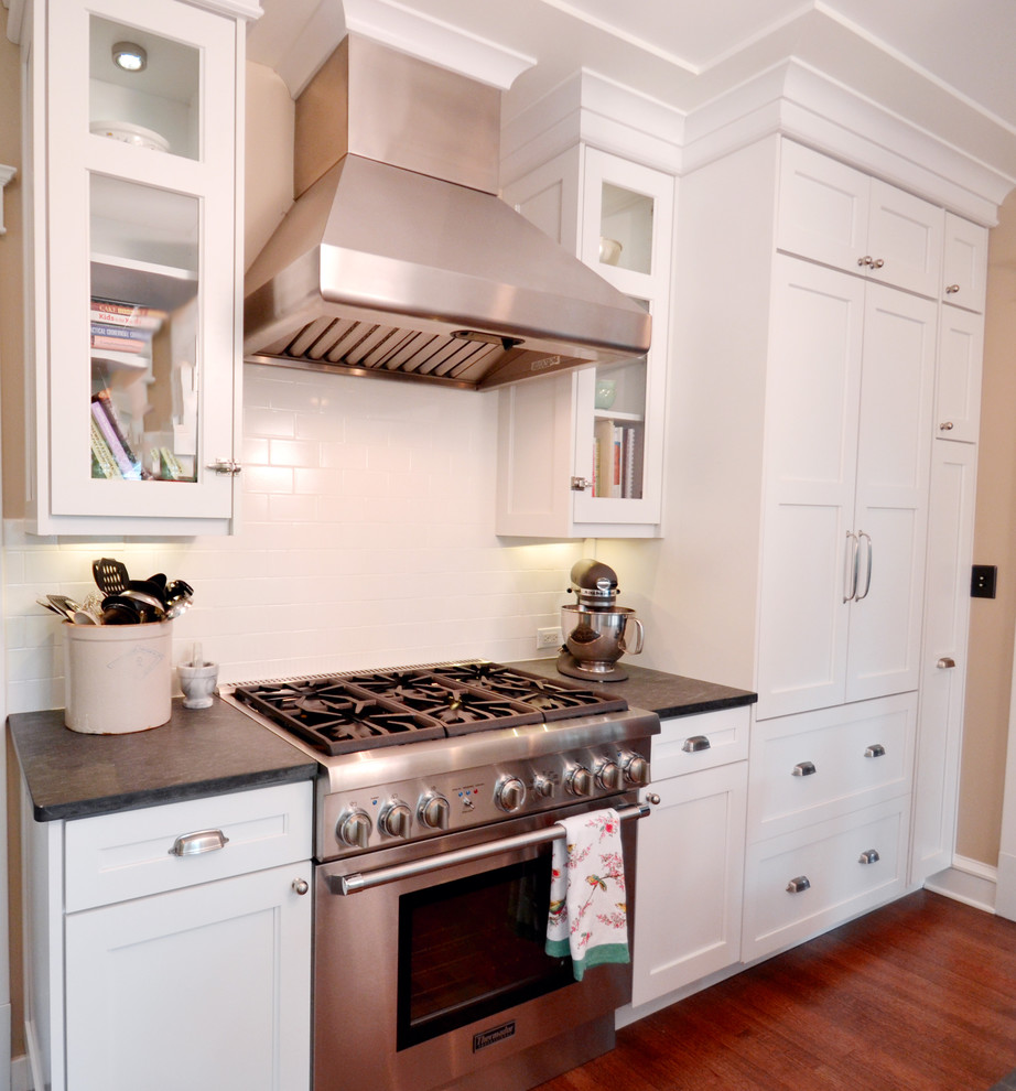 Wilmette Kitchen - Traditional - Kitchen - Chicago - by JK Design | Houzz