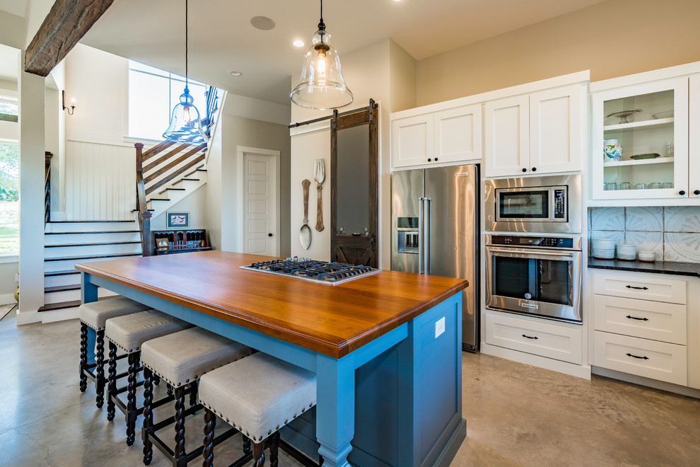 Example of a cottage kitchen design in Austin