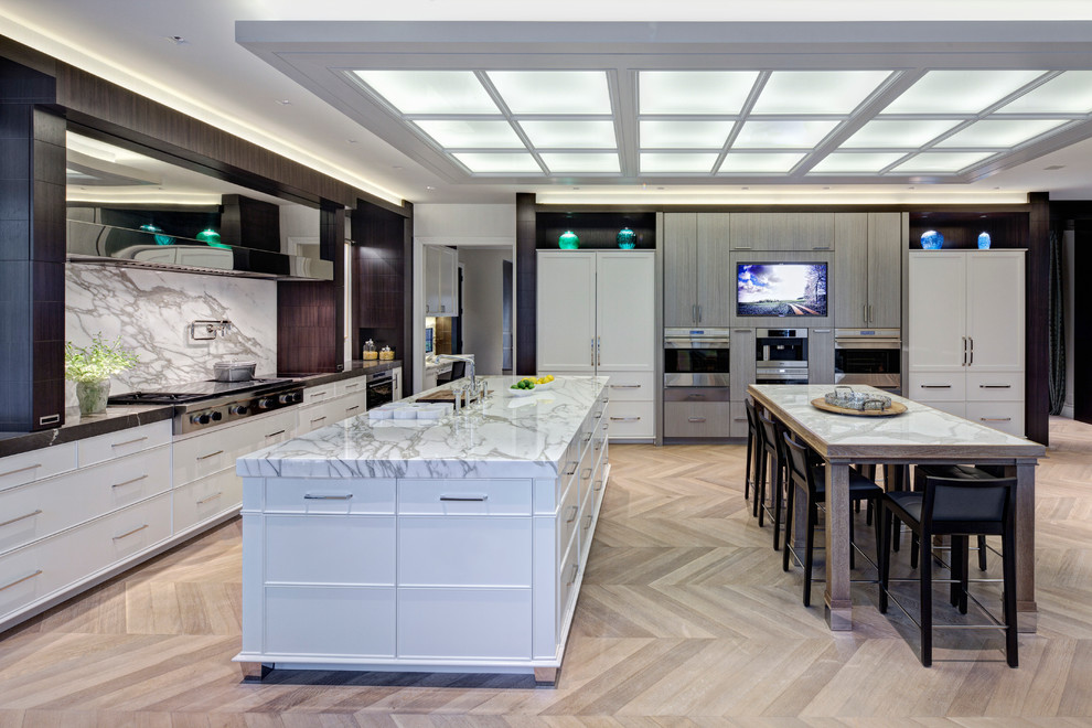 This is an example of a contemporary kitchen/diner in Chicago with white splashback.