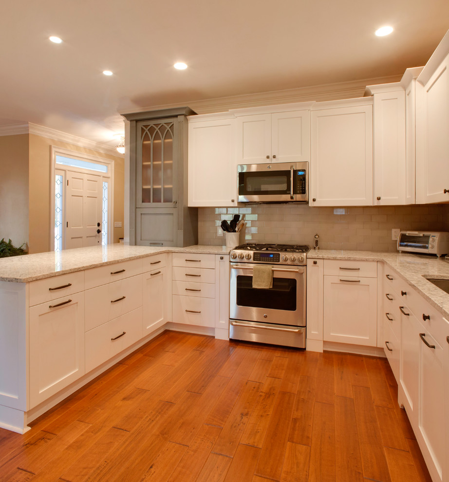 Elegant kitchen photo in Atlanta