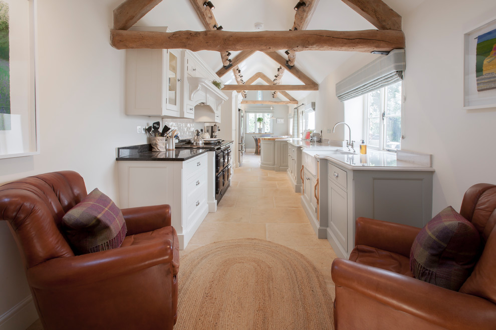 Example of a cottage kitchen design in Oxfordshire