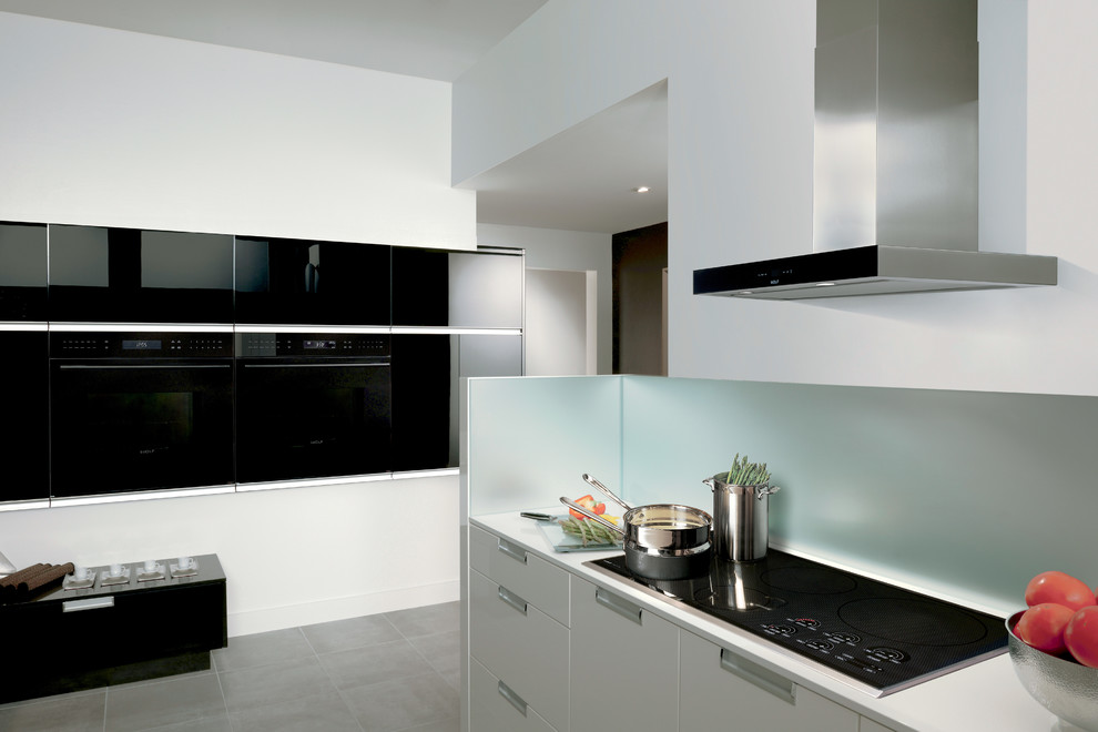 Wolf 36" Cooktop Wall Hood Black VW36B Contemporary Kitchen Los