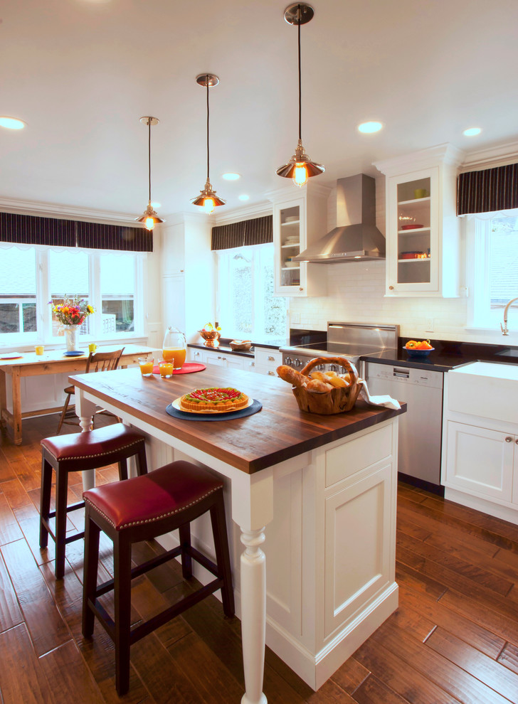 Elegant kitchen photo in San Francisco