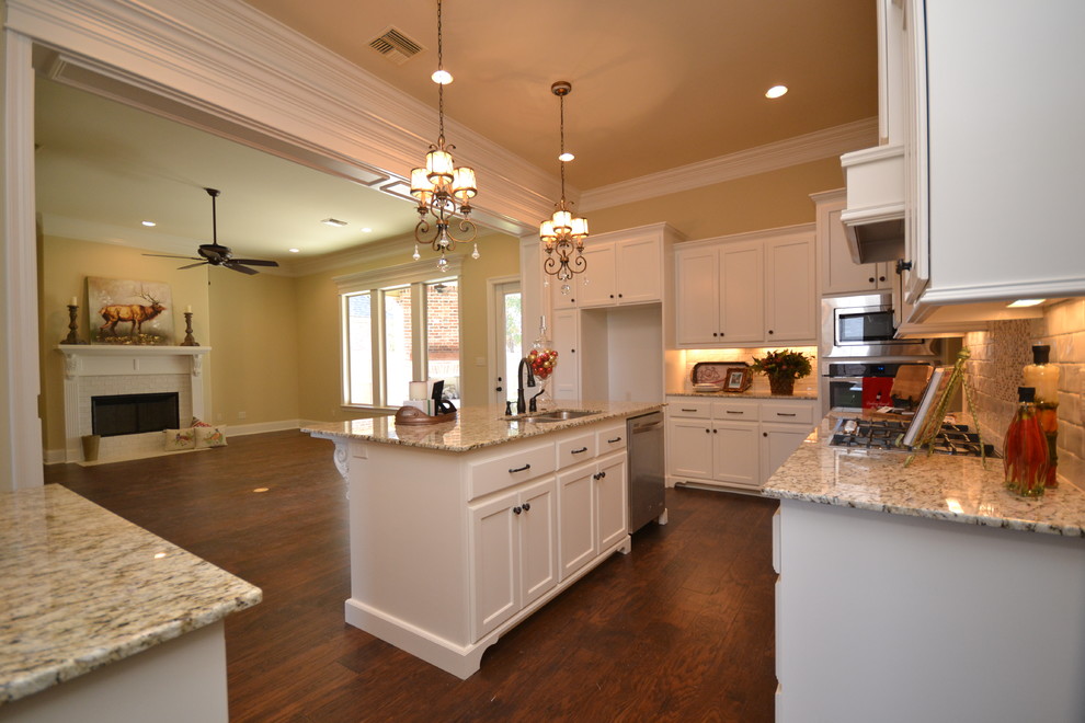 WoodElla Trace Traditional Kitchen New Orleans by Trahan