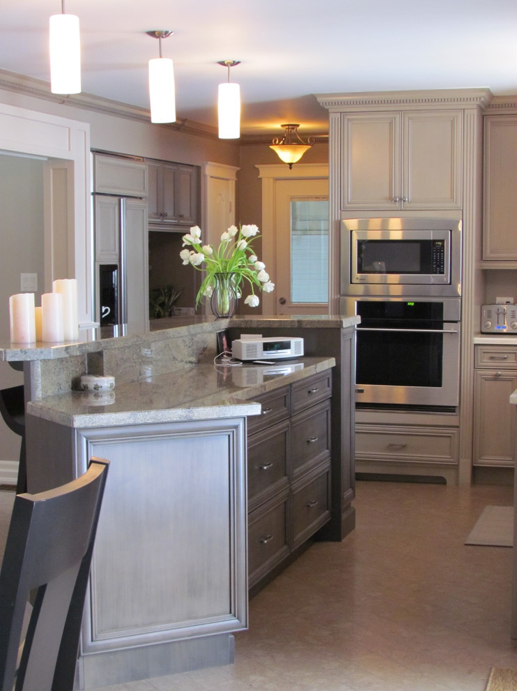 Woodcrest Sheffield Maple Portabelo Kitchen Traditional Kitchen