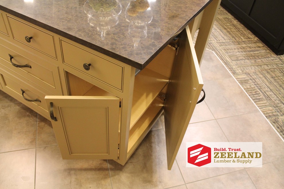 Woodharbor Kitchen at Zeeland Lumber & Supply Traditional Kitchen