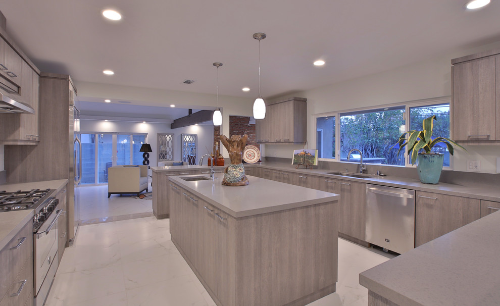 Design ideas for a contemporary kitchen in Los Angeles.