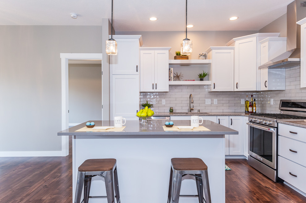 Woodstone Drive Farmhouse Farmhouse Kitchen Other by H & H