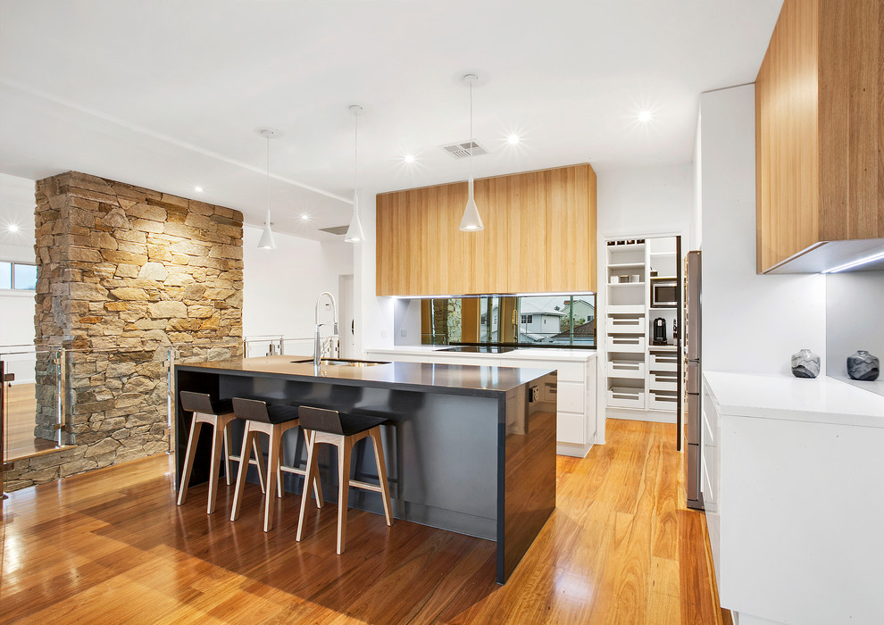 Inspiration for a contemporary kitchen in Wollongong.