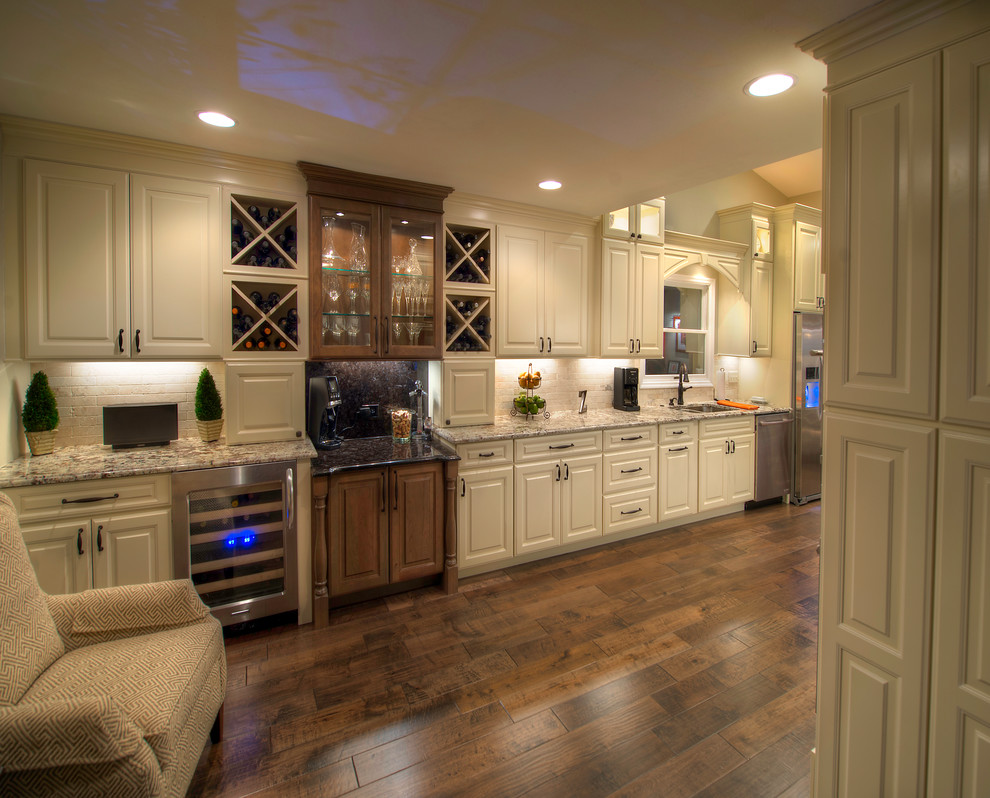 Inspiration for a timeless kitchen remodel in St Louis