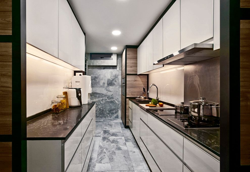 Minimalist kitchen photo in Singapore