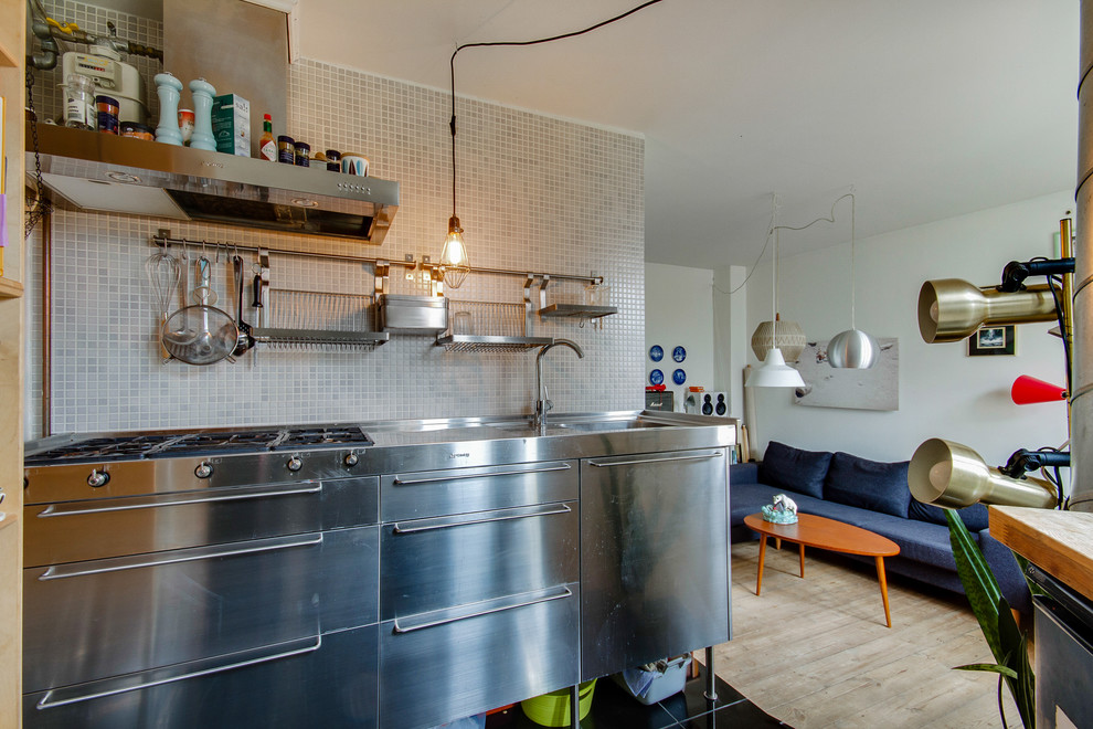 コペンハーゲンにあるインダストリアルスタイルのおしゃれなキッチンの写真