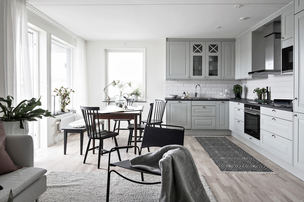 Kitchen - scandinavian kitchen idea in Gothenburg