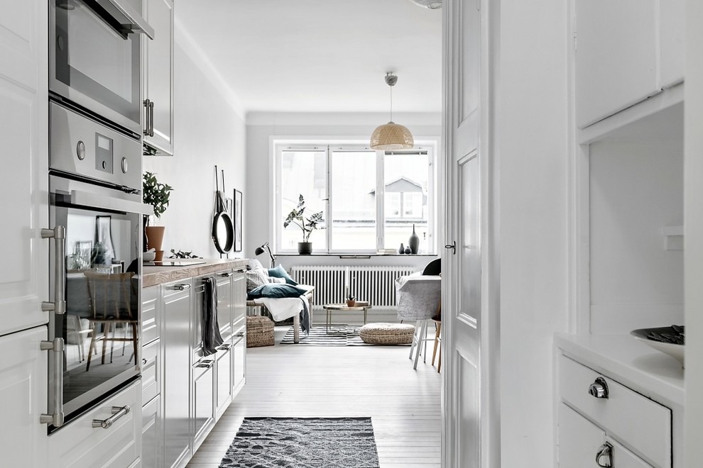 This is an example of a scandinavian kitchen in Stockholm.