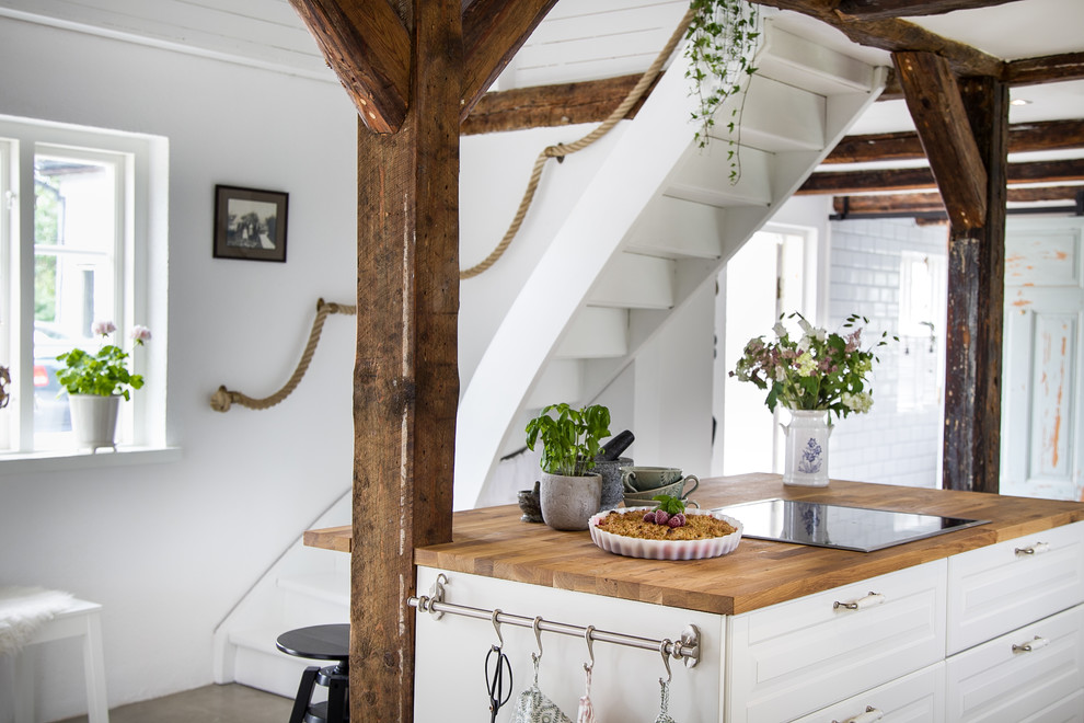 Inspiration for a country kitchen remodel in Malmo