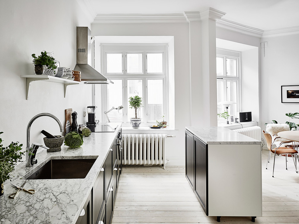 Источник вдохновения для домашнего уюта: кухня в скандинавском стиле