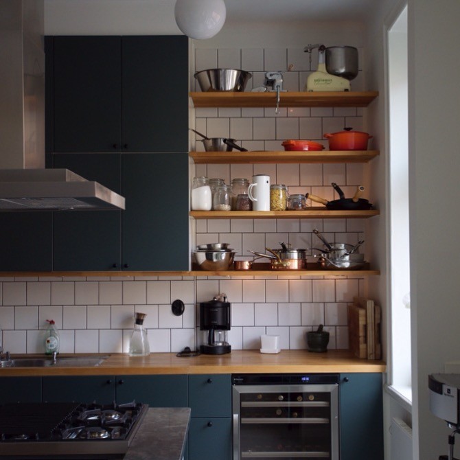Inspiration for a retro kitchen in Stockholm.