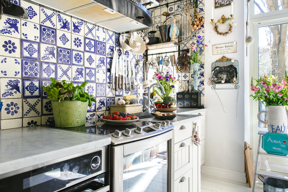 This is an example of a bohemian kitchen in Stockholm.