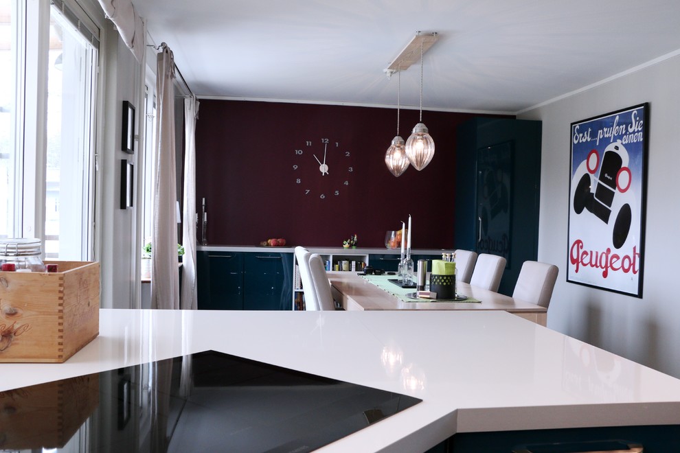 Modell Krea "Blu Oceano" med vit laminatskiva och aluminium-detaljer -  Modern - Kitchen - Stockholm - by Vabene Kök & Bad | Houzz