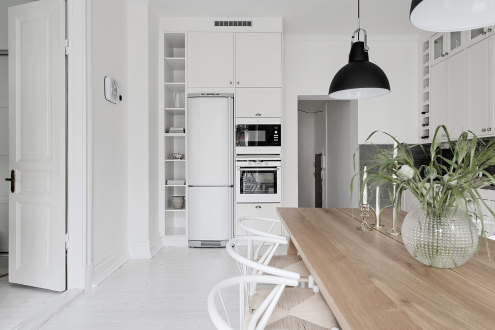 Kitchen - victorian kitchen idea in Gothenburg