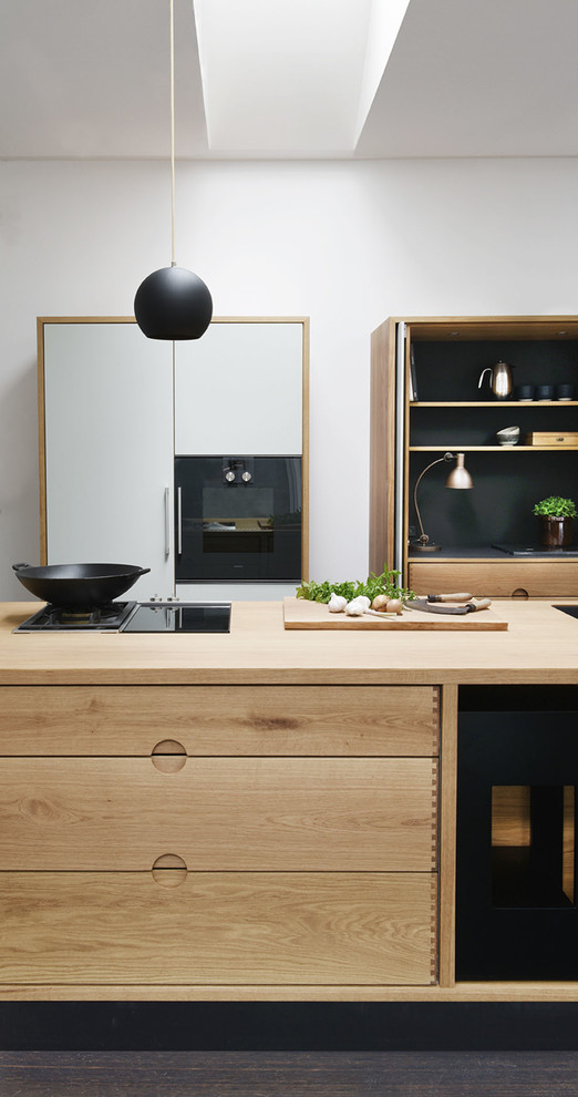 Example of a minimalist kitchen design in Odense