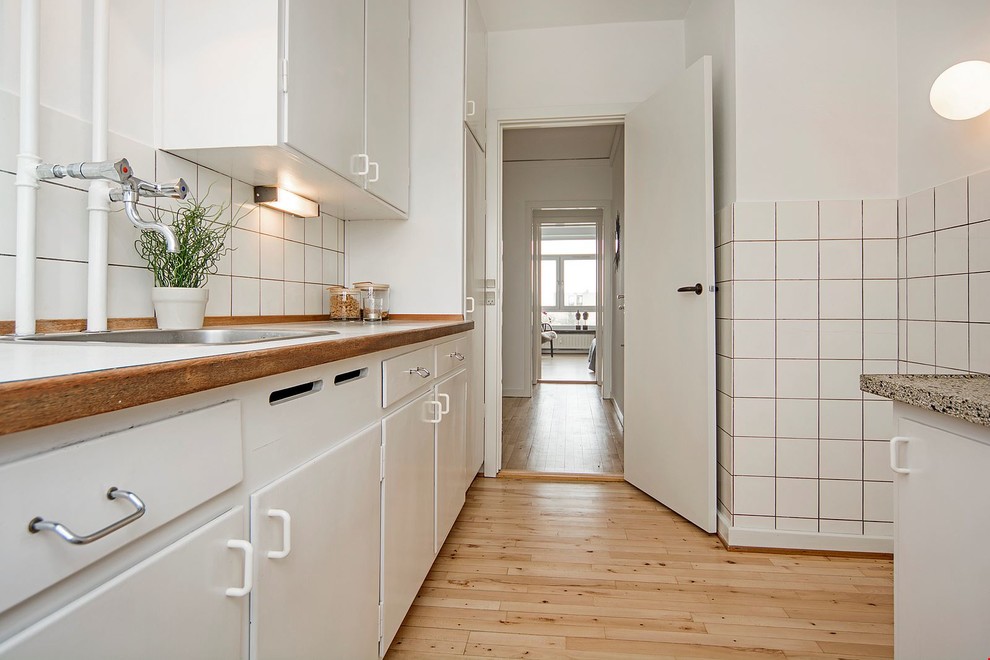 コペンハーゲンにある北欧スタイルのおしゃれなキッチンの写真