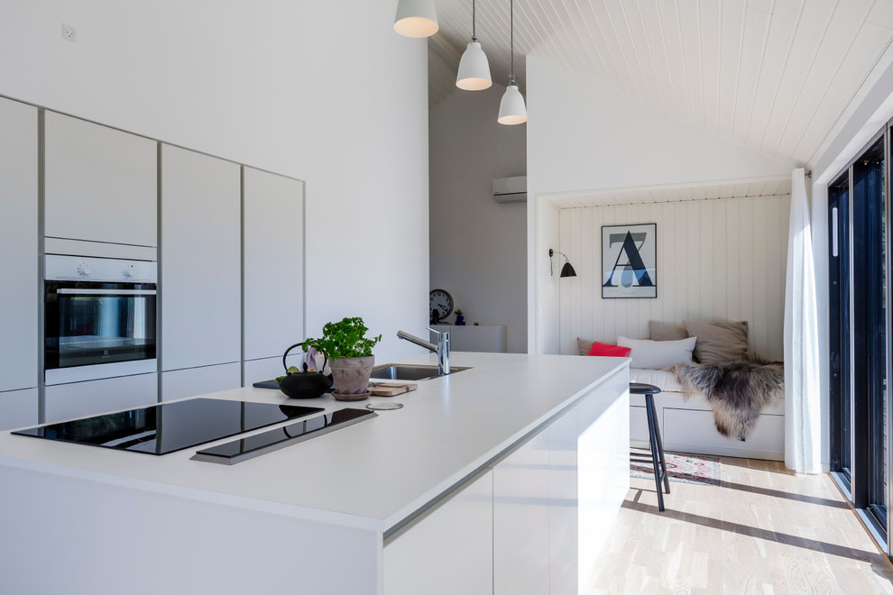 Kitchen - modern kitchen idea in Aarhus
