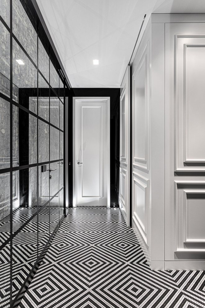 Стильный дизайн: коридор среднего размера в стиле неоклассика (современная классика) с белыми стенами - последний тренд