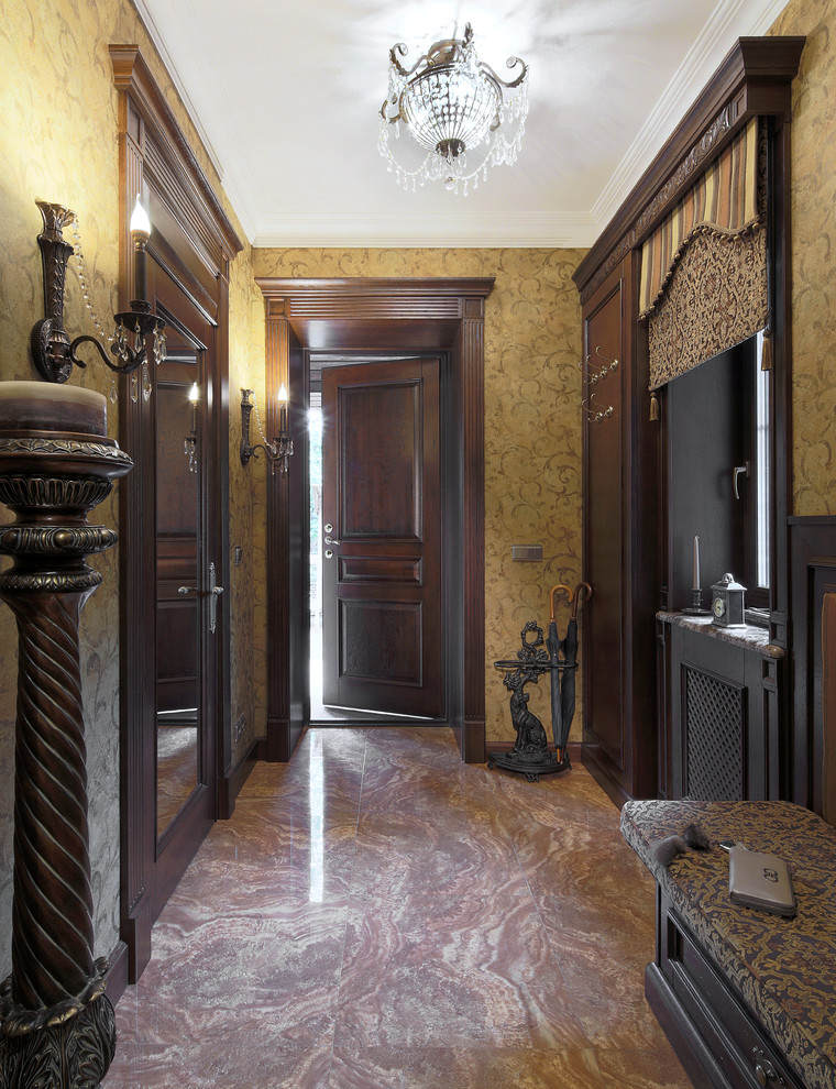 Стильный дизайн: большой коридор в классическом стиле - последний тренд