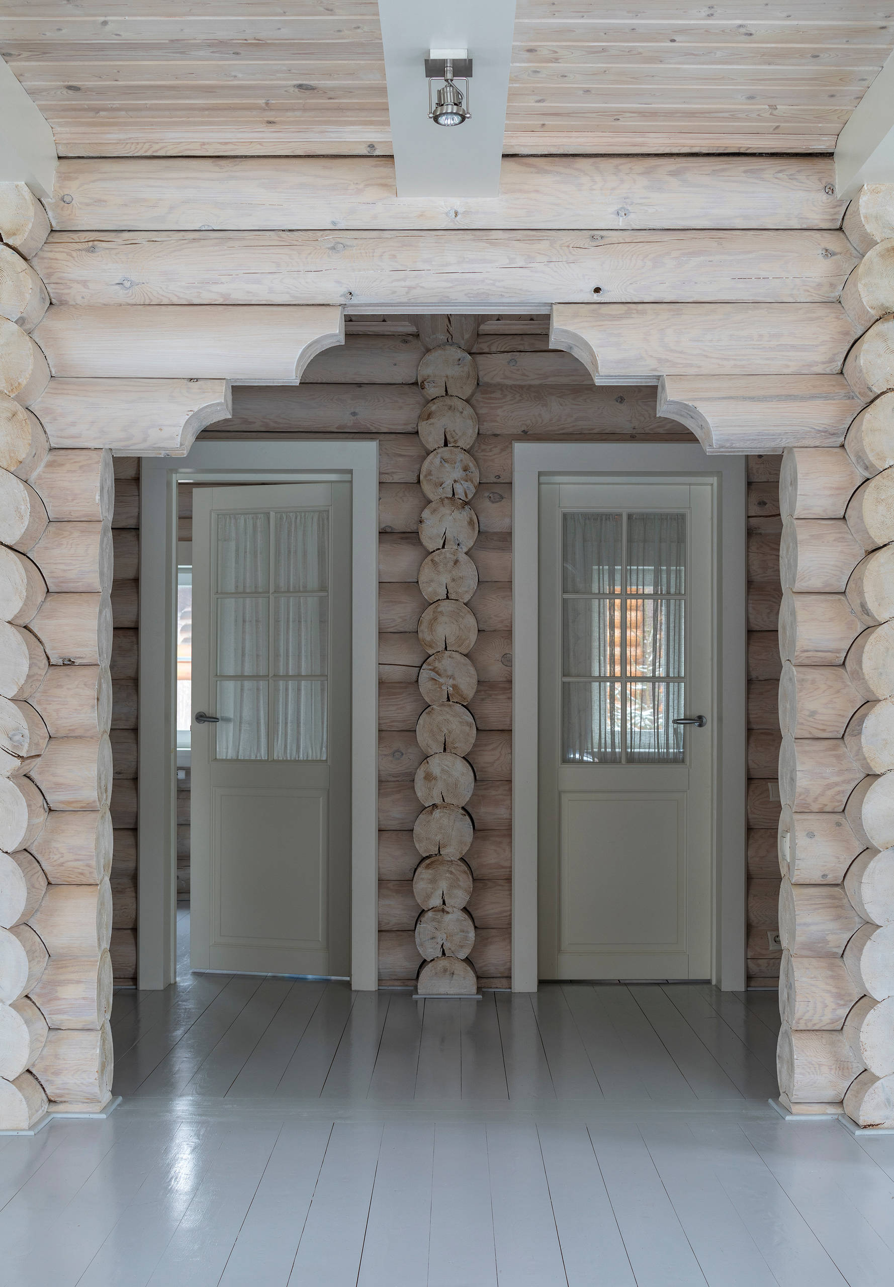 Установка дверей в деревянном доме | Древотделка