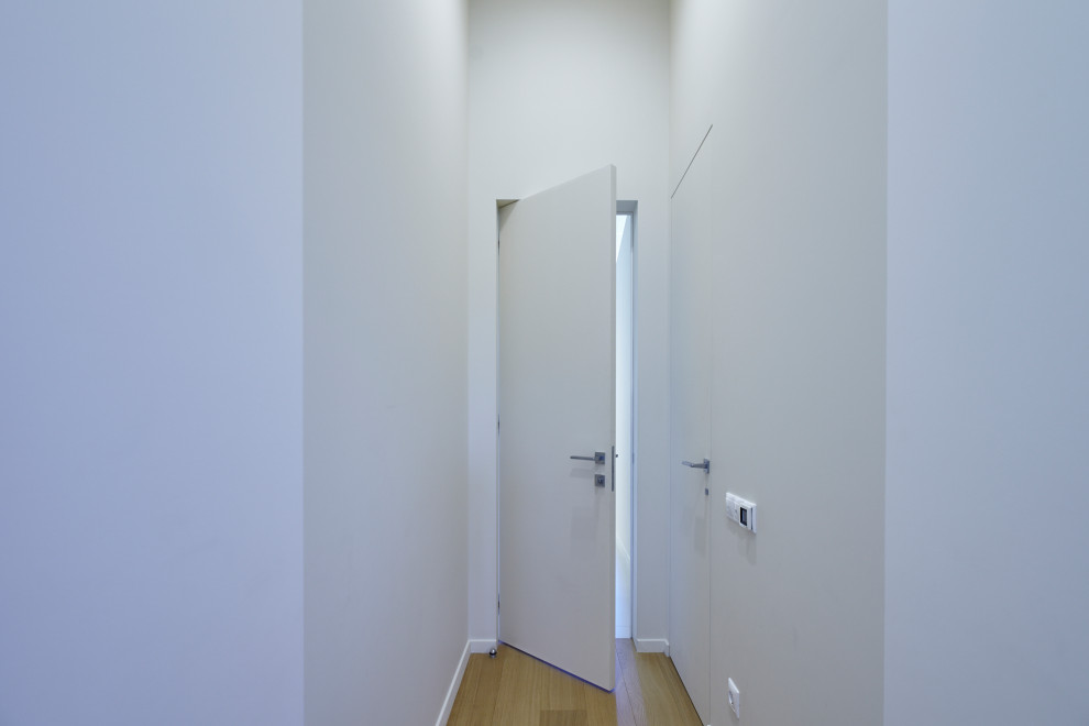 Immagine di un ingresso o corridoio contemporaneo di medie dimensioni